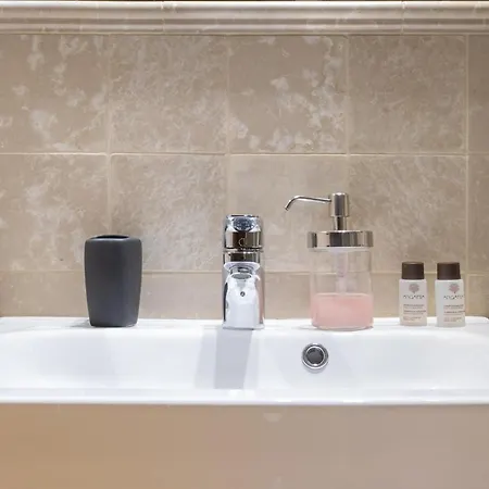 Bolognaroomscom - La Quercia 3*