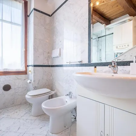 Bolognaroomscom - La Quercia