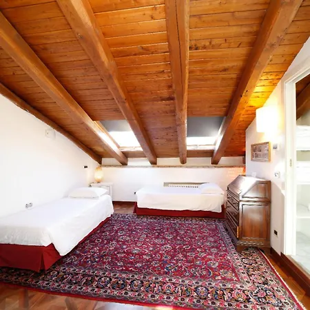 Bolognaroomscom - La Quercia 3*