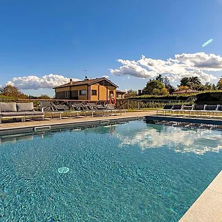 Borgo Malvasia- La Quercia Bed & Breakfast 4*