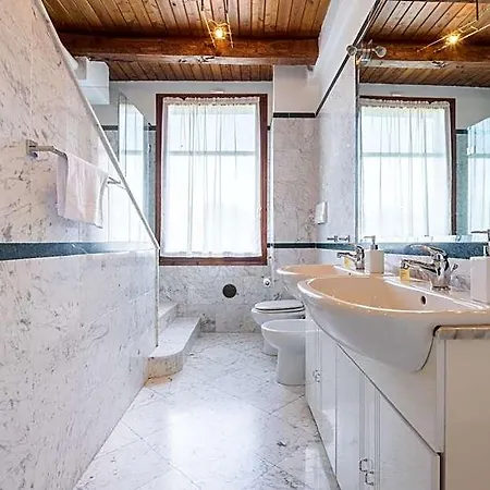 Borgo Malvasia- La Quercia Bed & Breakfast 4*