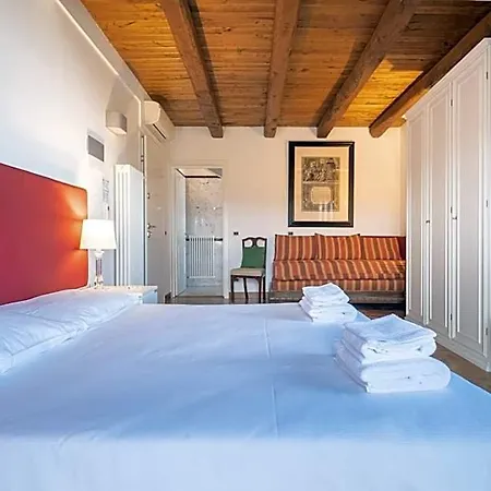 Borgo Malvasia- La Quercia Bed & Breakfast