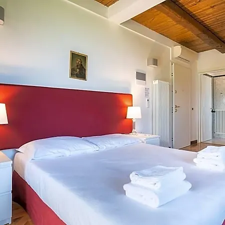 Bed & Breakfast Borgo Malvasia- La Quercia