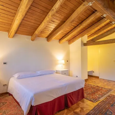 Borgo Malvasia- La Quercia Bed & Breakfast