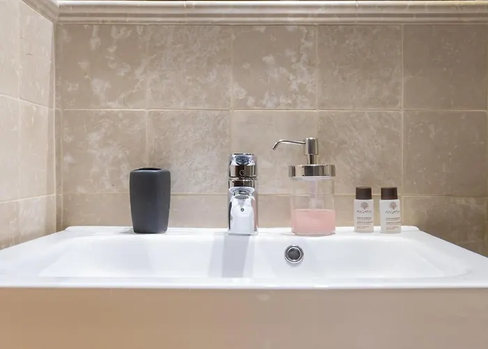 Bolognaroomscom - La Quercia 3*