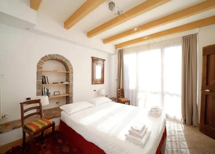 Bolognaroomscom - La Quercia Couette-café 4*