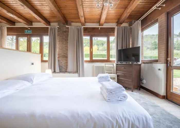Bolognaroomscom - La Quercia 4*
